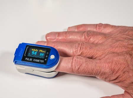 How to Use Oximeter Singapore?, Where can a pulse oximeter be placed?, Blood oxygen levels – What is normal?, Hypoxemia and Hypoxia, What is an oximeter?, 
Is ear pulse oximeter accurate?, How can we use an oximeter at home?, Are oximeters accurate?, Can oximeters be used for babies?, Smartwatches to check oxygen levels, Oximeter reading – When to go to the hospital?, Oximeter Singapore reading, Which finger is used for oximeter?,Is an oxygen level of 94 bad?, Is My Blood Oxygen Level Normal?